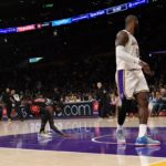 LeBron James perdió en su regreso con los Lakers y se llevó un gesto en su contra por un jugador de los Bulls