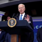 El presidente Biden alista fin a emergencias de COVID el próximo 11 de mayo, a tres años de estallar la pandemia.