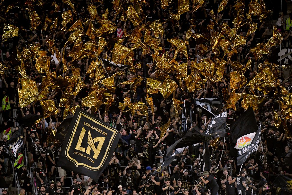 Afición del LAFC en la MLS.