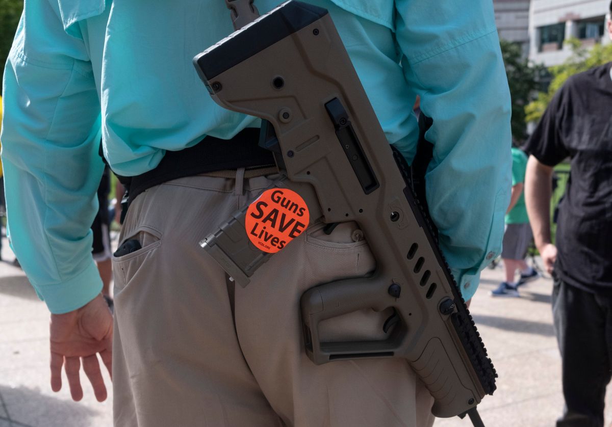 La medida permitirá portar un arma de fuego sin licencia ni entrenamiento en Florida.