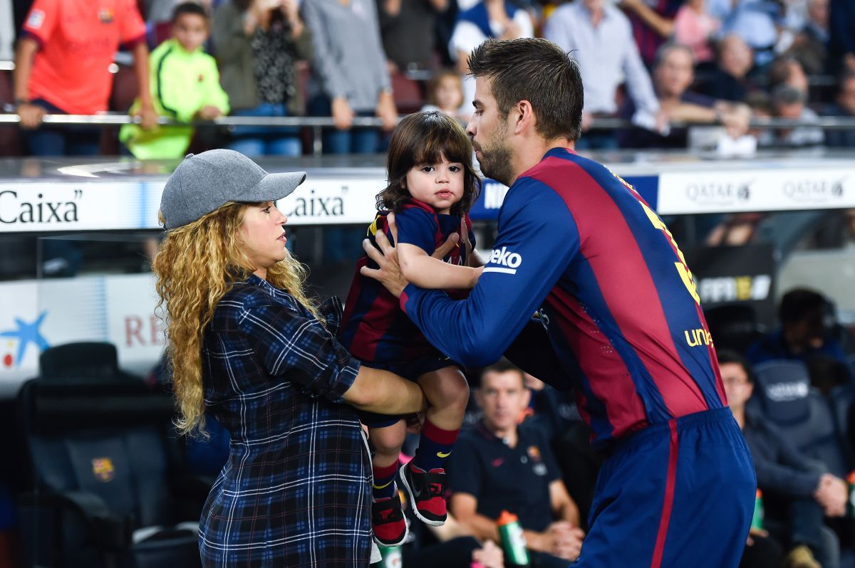 Piqué y Shakira junto a su hijo Milan en 2014. 