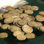 Una rarísima moneda romana estableció un récord mundial cuando se subastó por casi 4.2 millones de dólares hace tres años. / Foto: Getty Images