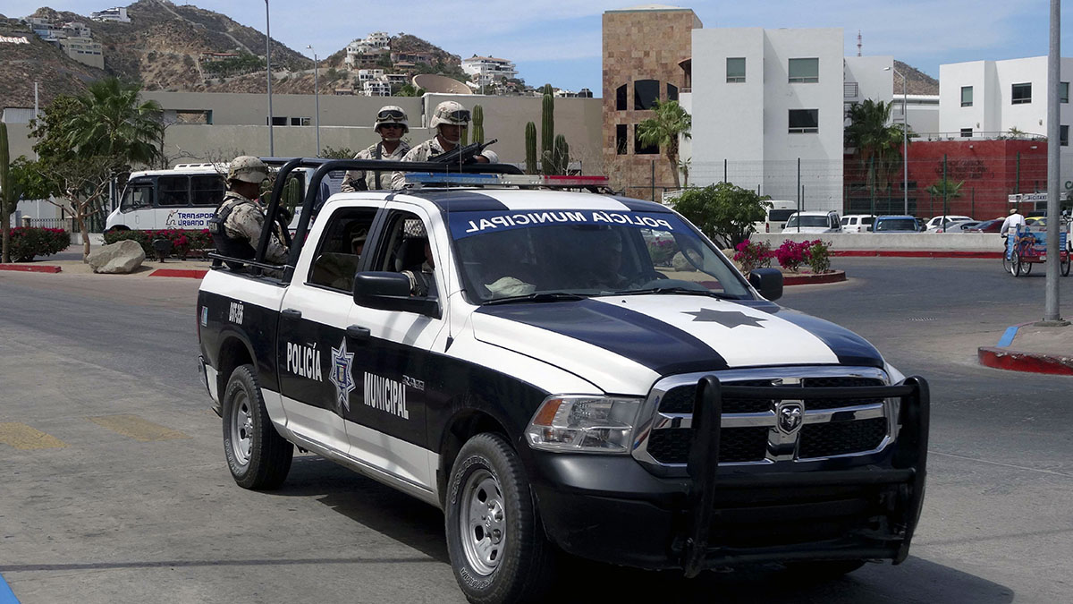 Por parte de la policía no se registró ninguna baja o elemento herido.