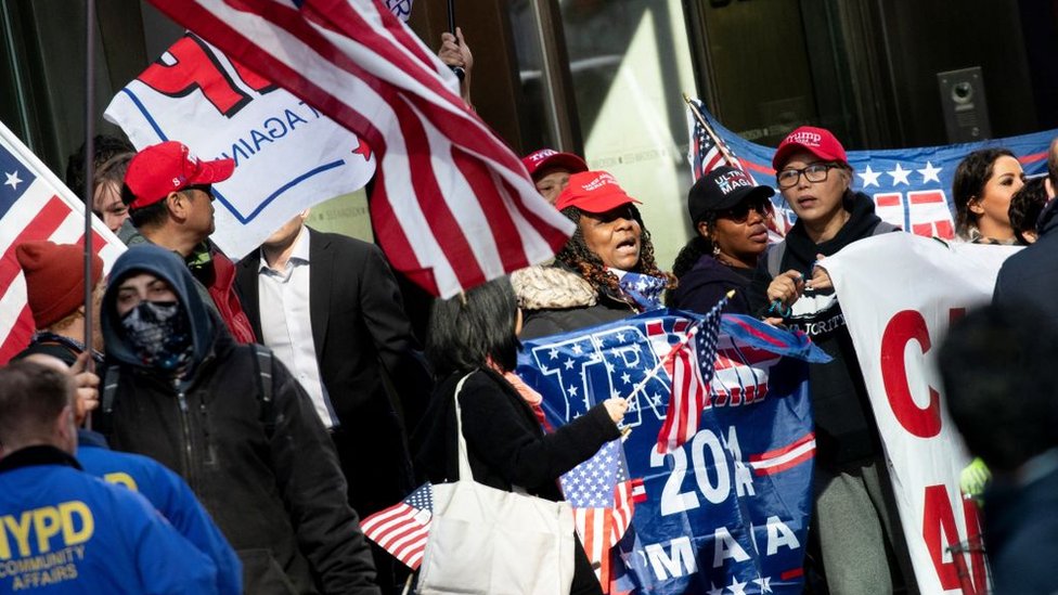 Militantes de Trump frente a la Trump Tower de Manhattan.