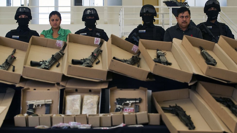 Armas confiscadas.