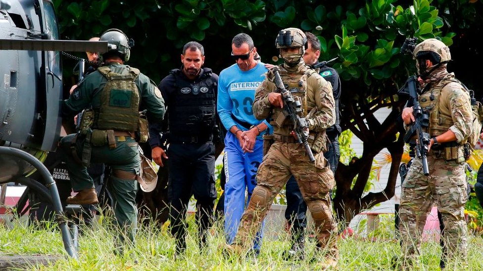 La policía brasileña escolta a Marcos Camacho Markola.