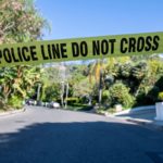 La policía de Laguna Beach investiga el ataque, que ocurrió en el domicilio de la víctima.
