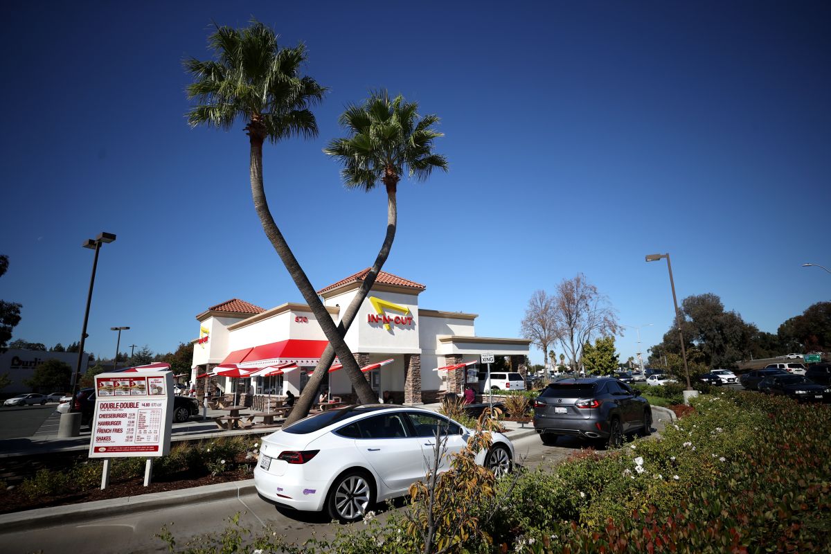 El incidente ocurrió en un drive-thru de un In-N-Out en Santa Clarita.