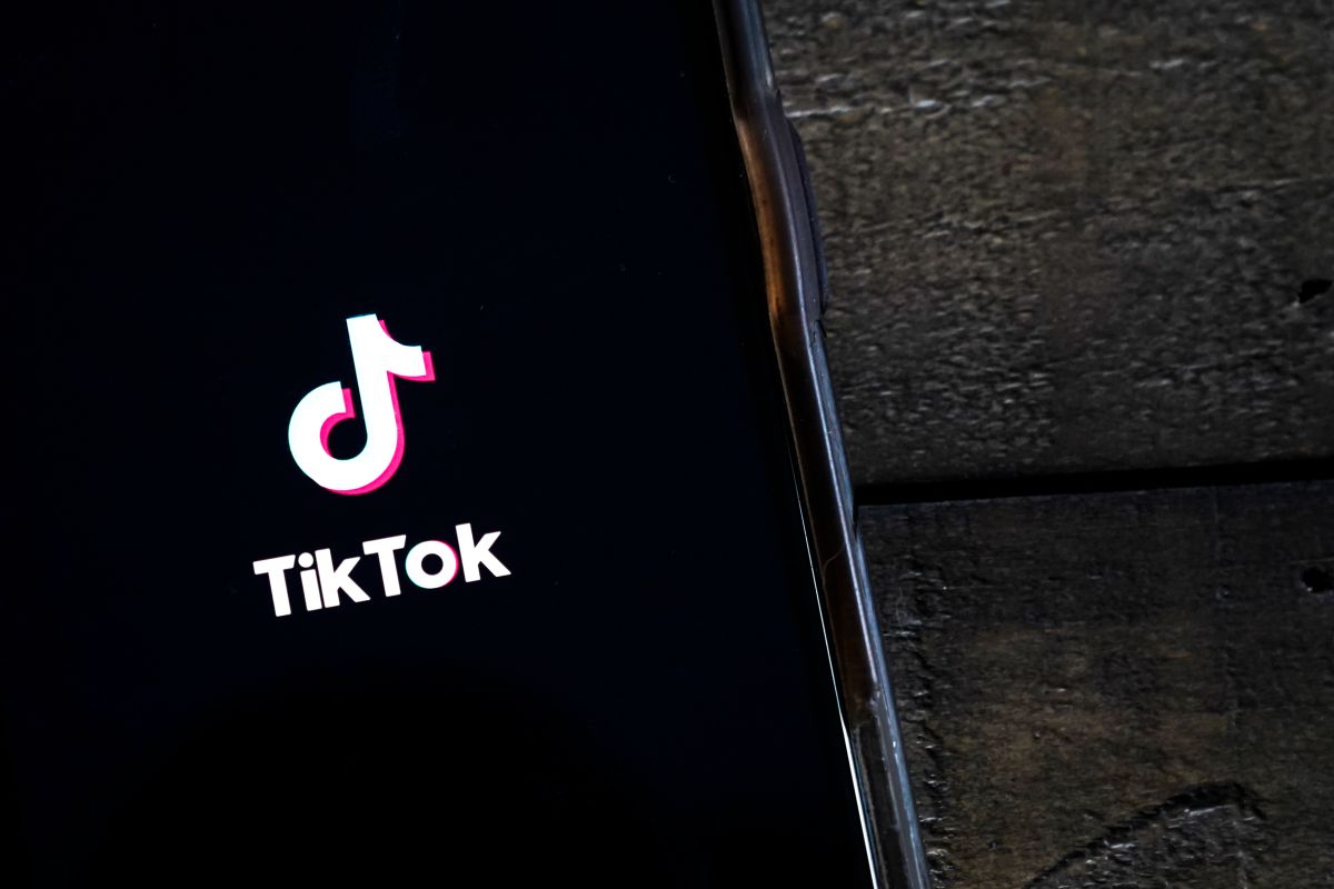 Especialistas aseguran que el algoritmo de TikTok puede crear adicción.  