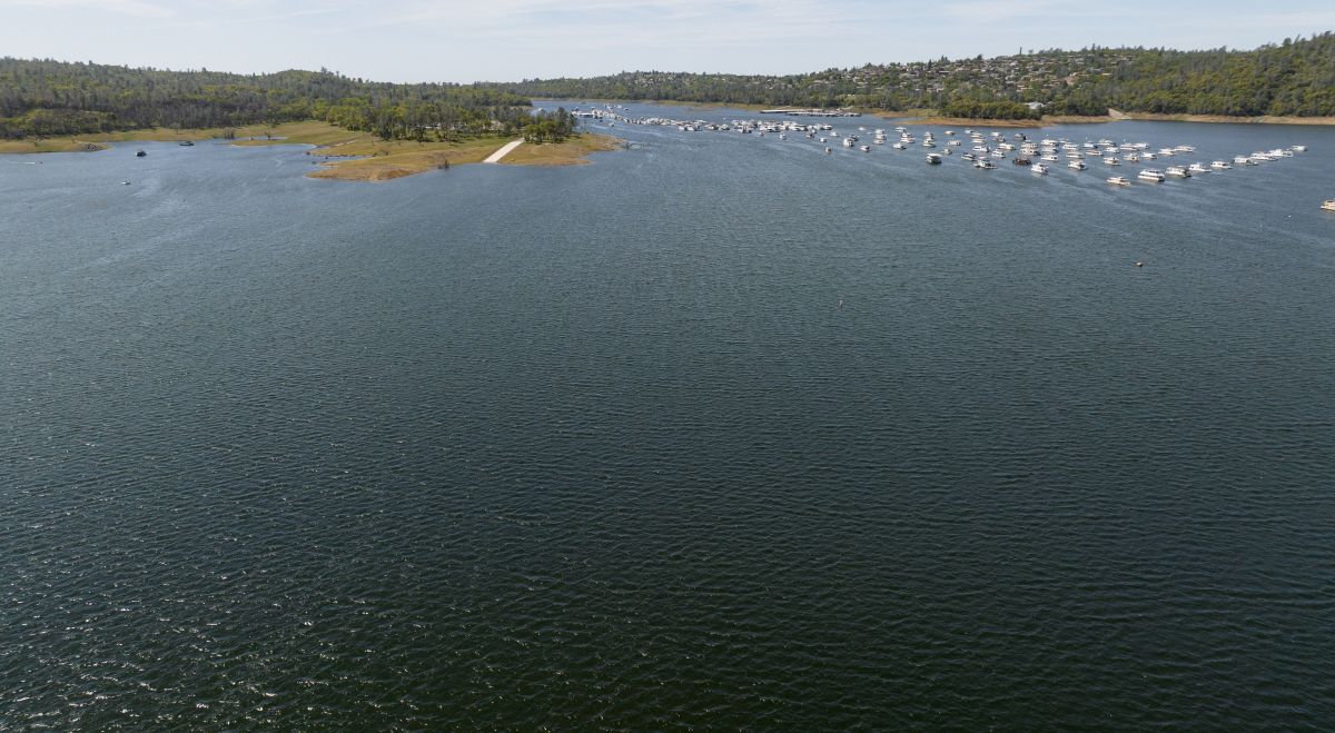 Lagos y embalses de California recuperaron niveles de agua que no se veían en años.