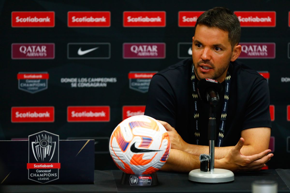 Nicolas Larcamón, entrenador del Club León.