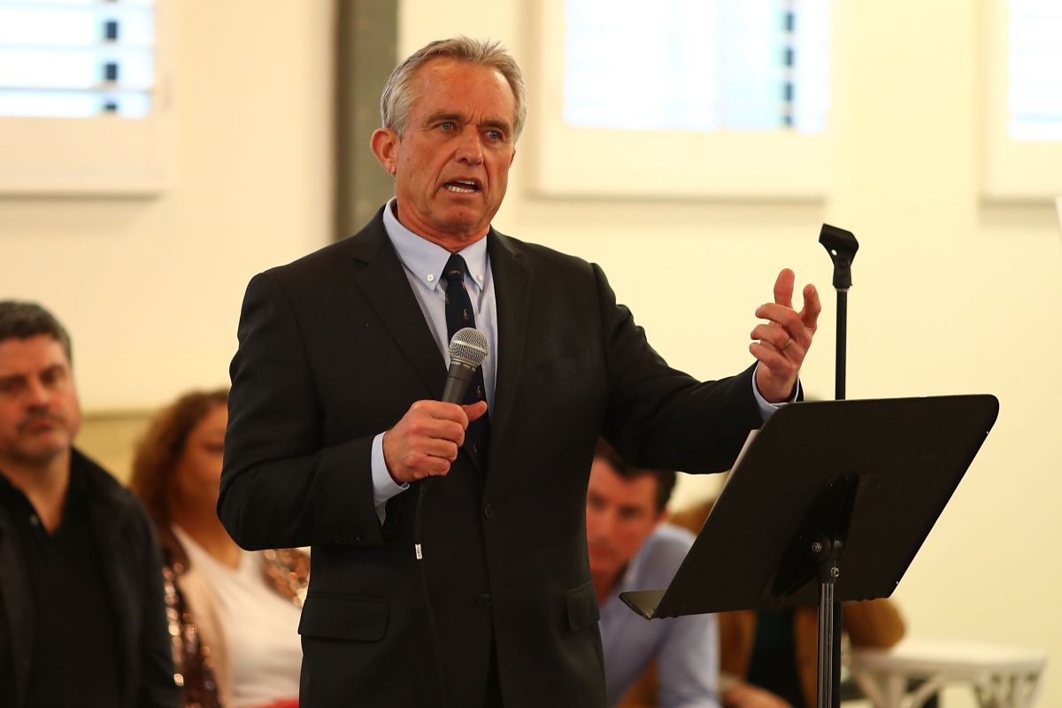 El abogado ecologista y activista antivacunas Robert F. Kennedy Jr. ya presentó su documentación.