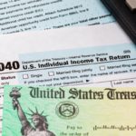 Todos los contribuyentes tienen derecho a solicitar una extensión de impuestos que da al menos seis meses adicionales para enviar la declaración al IRS.