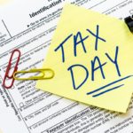 El Tax Day no es solo un día para recordarte que es la fecha límite para declarar impuestos al IRS, sino para que aproveches promociones en tiendas como White Castle, Krispy Kreme y Hooters.