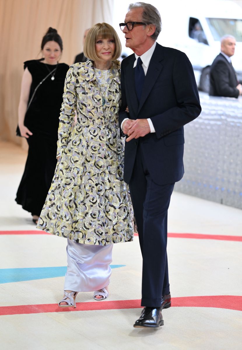 Anna Wintour y Bill Nighy llegando a la Met Gala 2023.