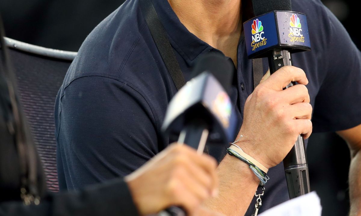 Micrófono de la cadena NBC Sports. 