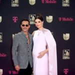 Marc Anthony y Nadia Ferreira en Premio Lo Nuestro 2023.