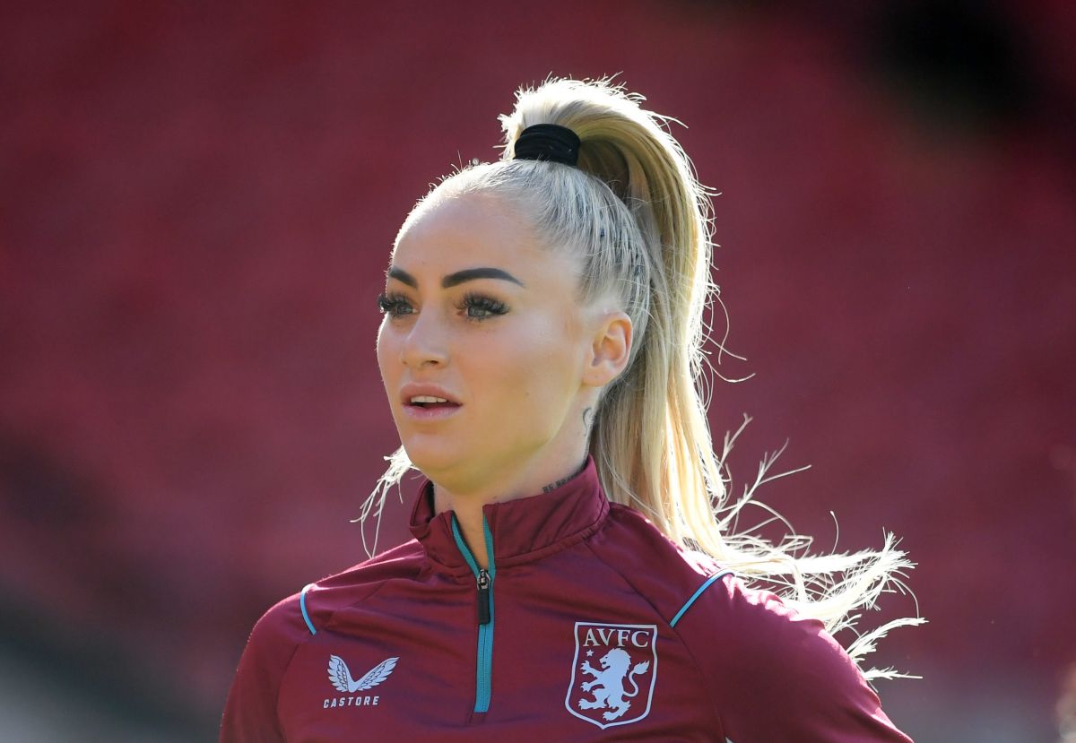 Alisha Lehmann con el Aston Villa. 